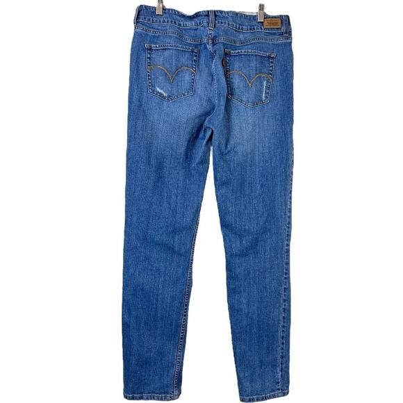 Levi’s Women’s Jeans 526 Slender Straight Leg  Mid Rise Medium Wash Size 10 - Picture 2 of 6